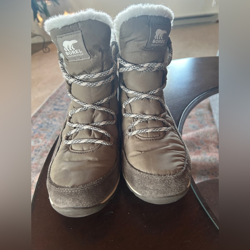 Sorel Taupe Snow Boots with White Fur Trim